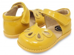 Pantofi fete Petal din piele naturală galbenă